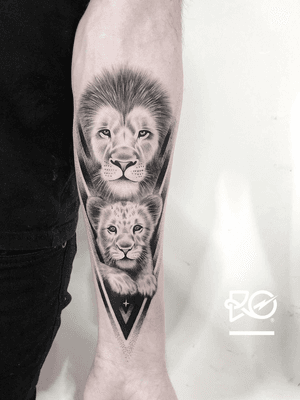 By RO. Robert Pavez • Little Big Lion • Done in @blacktatuering • 🇸🇪 2019   #engraving #dotwork #etching #dot #linework #geometric #ro #blackwork #blackworktattoo #blackandgrey #black #tattoo #fineline