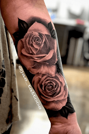 Black And Gray Roses 