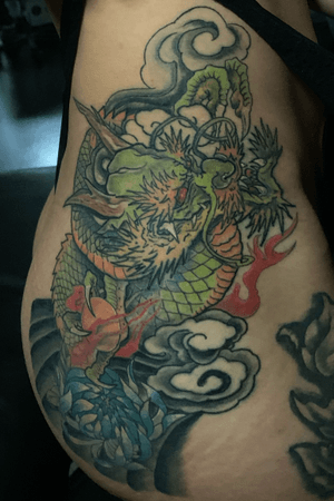 Dragon done a few days ago, here it’s all healed #dragontattoo #colortattoo #hiptattoo #inkedup #tattoo #tatuaje #tattooogirl #girlwithtattoos 