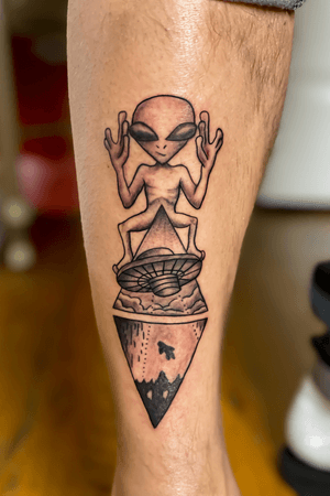 UFO tattoo 
