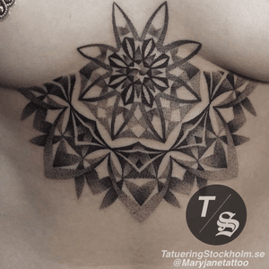 Under boob mandala dotwork tattoo www.tatueringstockholm.seTattoo by @maryjanetattoo#tattoo #ink #tattoos #tattooartist  #art #tattooartistmagazine #inkedmag #scandinaviantattooers  #scandinaviantattoomagazine #inkig #igink #tatuering #tatueringstockholm #tatueringsartist #tatuerad #tats #tattooartists #stockholm #sweden #underboob #boob #mandala #dotwork #dotworktattoo #geometry #geometrical