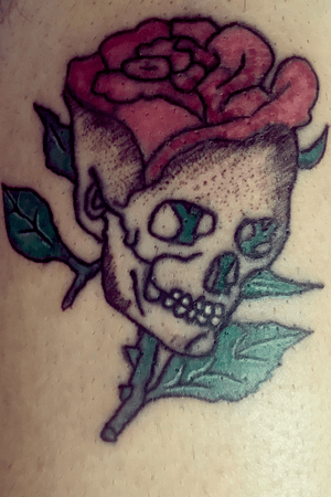 🌹 💀 🌹💀 #tattoo #eskişehirtattoo #eskişehir #tattoodesign #rose #skull