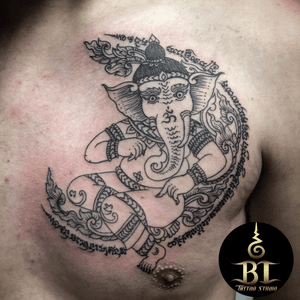 Done traditional Thai sak yant tattoo from machine by Tanadol(www.bt-tattoo.com) #bttattoo #bttattoothailand #thaitattoo #bangkoktattoo #bangkoktattooshop #bangkoktattoostudio #tattoobangkok #sakyant #sakyanttattoo #thailandtattoo #thailandtattooshop #thailandtattoostudio #tattoothailand #thailand #bangkok #tattoo 