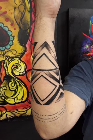 Guzman Tattoo - 💉 Tatuagem feita no Studio Guzman Tattoo 💉 🔎 Significado  de tatuagem indígena 🔍 As tatuagens indígenas são uma maneira de  representar a origem dos nossos antepassados. A cultura indígena era