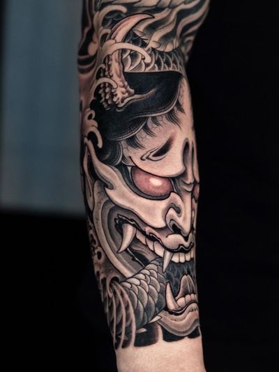 Hannya and fingerwave.