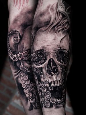 Skull with octopus.