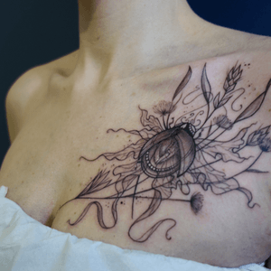« Insecte-bijou » et composition florale réalisé par Amélie Hamel
