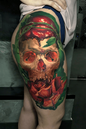 #skull #tattoo #tattoodo #tattoorealistic #besttattoos #inkedmag #tattooartist #tattooed #realism #colourrattoo #skulltattoo