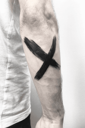 -X-For @_alexander_mo ,thanks again for the oportunity and trust on your first tattoo!...For more tattoos you can find me @motorinktattooshop Or @thetattoogarden ...For more info send me a DM...#thehague #amsterdam #thetattoogarden #x #tattoo #inked #blackworktattoo #blackwork #paint #inked #brushstrokes #art
