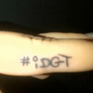 #idgt left middle finger!! Idgt & idgaf!! 