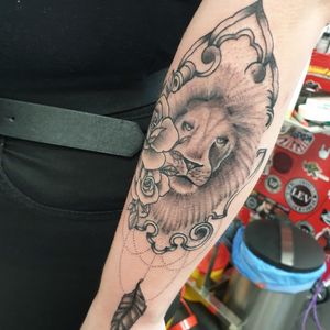 Lion ornamental tattoo #liontattoo #ornamentaltattoo #blackandgrey #dotworktattoo  