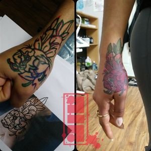 Coverup of a dumbbell outline from freehand to pose...Thanks for looking. #femaletattoo #prettyink #customdesign #byjncustoms 