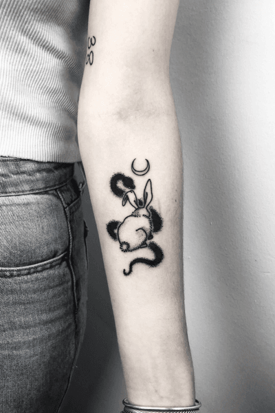 -RABBIT AND THE SNAKE- Small one that I did for @baby_gabby420 💉 Thanks again for the oportunity and trust on this cute tattoo! 😁 . . . For more tattoos you can find me @motorinktattooshop in Amsterdam Or @thetattoogarden in The Hague . . . For more info send me a DM . . . Belo Horizonte março/2020 . . . #rabbit #rabbitsofinstagram #tattoo #inked #blackworkerssubmission #darkartists #thedarkestwork #blackmasterink #artesobscurae #tattrx #onlythedarkest #blackworkershero #amsterdam🇳🇱 #thehague #art #motorink #thetattoogarden #blackmasterink .
