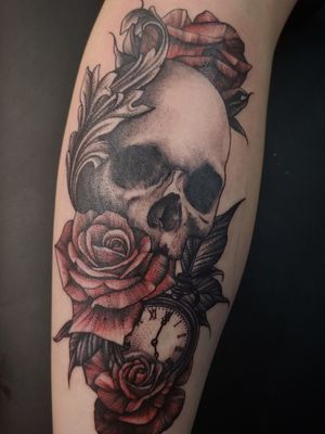 Skull & roses