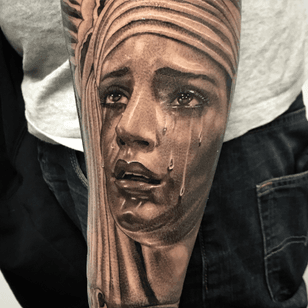 Tatuaje de Jake Masri #JakeMasri #portrait #jomfrumarie #black gray # lagrimas 