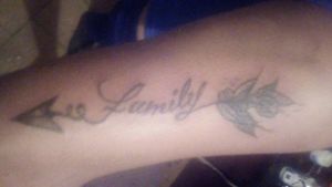Flecha lettering "Family"