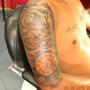 this peice was done by pappa roach from exclusive ink club one session 