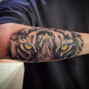 #eyesoftiger #tattooart #realismo #sebatianprezioso #mtstandil #eyescolors #tatuadoresargentinos 