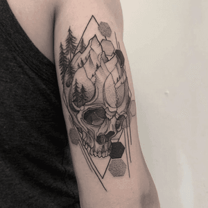 Skull mountain range by @maggiemajoue !             Email: Maggiemagjueart@gmail.com                       Hourly rate: $300 