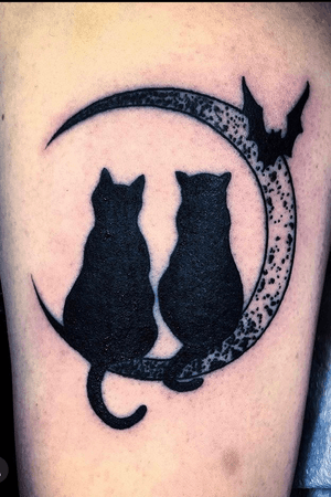 Done by @copperbunnyink located at zen tattoo in Murray UT. Black cats, moon, bats. The best trifecta. 