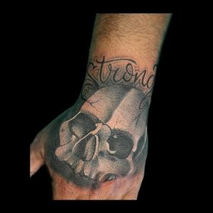 Tattoo de hoy qe se va para rosario, #tattoo #inked #ink #skull #skulltattoo #calaveratattoo #calavera #blackandgrey #strong #luchotattoo #luchotattooer #pergamino #rosario 