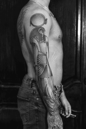 #tattoo #sleevetattoo #sleeve #godra #egypttattoo #egypt #graphictattoo #illustrativetattoo #dotwork #blacktattoo #blackwork #blackworktattoo #pechschwarztattoo #berlintattoo #tattooberlin #berlinartist #ke_blacktattoo
