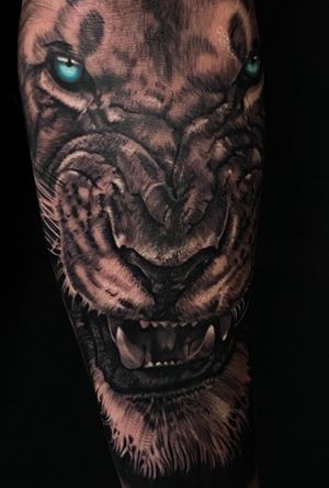 Lion forearm 