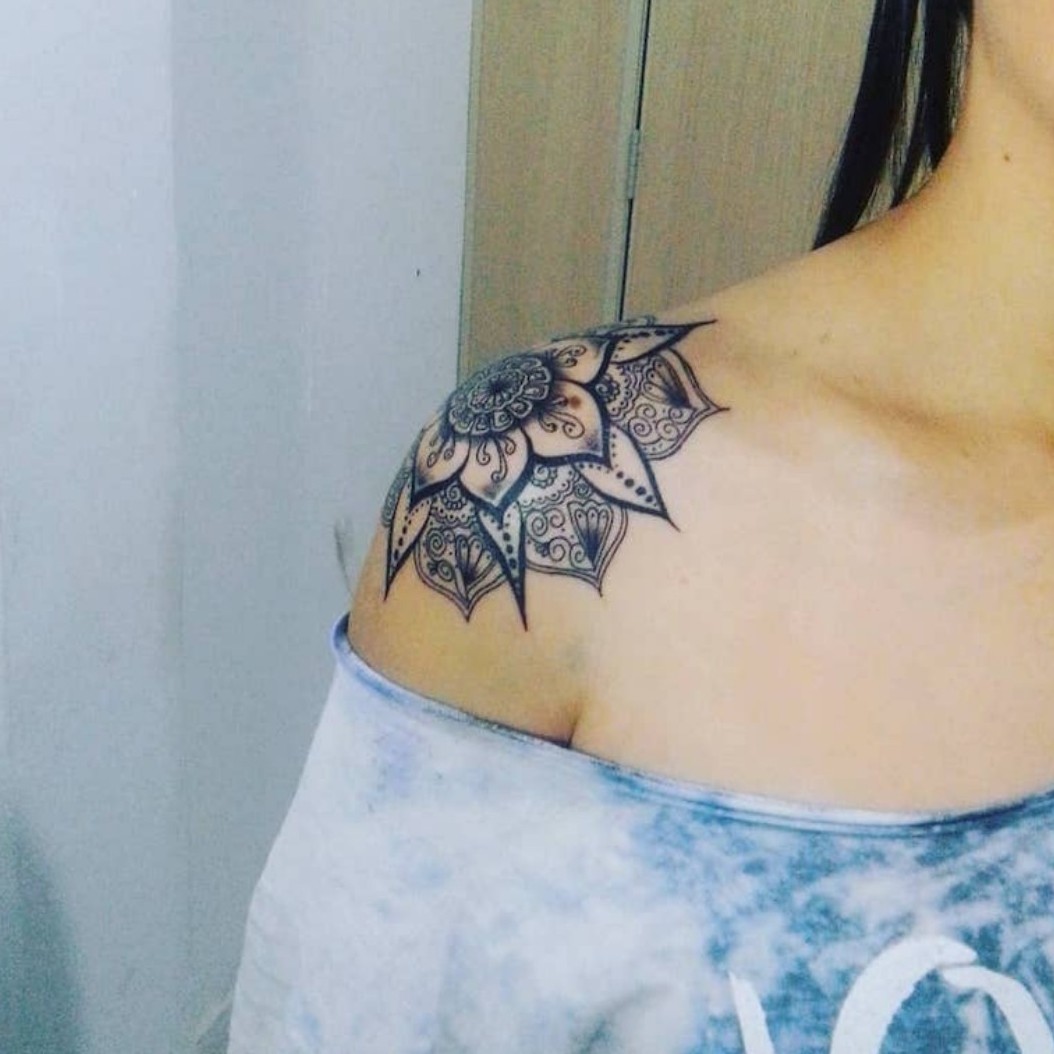 Tattoo uploaded by Dini • Rosa e fogo • Tattoodo