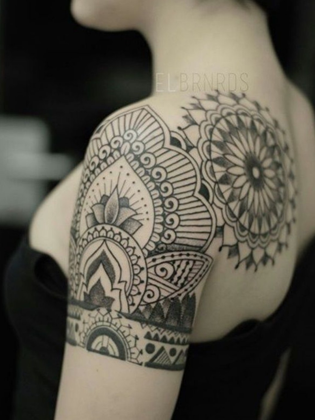 Tattoo uploaded by Dini • Rosa e fogo • Tattoodo