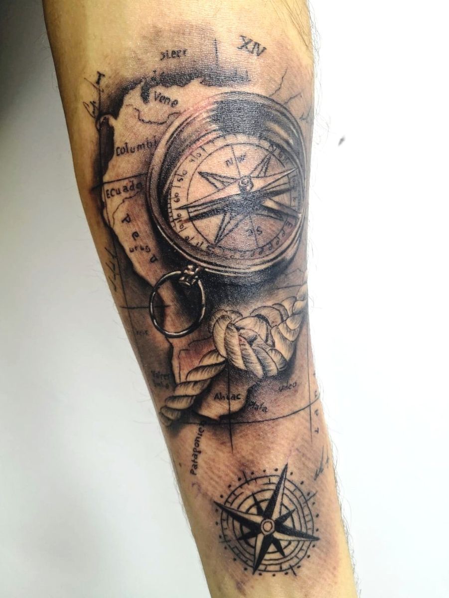 Tattoo uploaded by Alejandro Aguilar • Brújula (Realismo) #brujula # ...