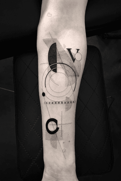 #tattoodesign #tattooflash #tattoodo #tattoos #blackwork #tattooidea #detailed #detail #singleneedle #geometry #minimal #contemporary #portrait #blackansgrey #blackwork #dotwork # text #words #abstract 