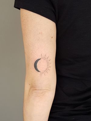Sun and moon minimalist piece. 