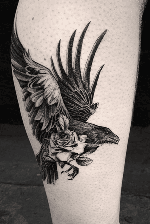 #tattoodesign #tattooflash #tattoodo #tattoos #blackwork #tattooidea #detailed #detail #singleneedle #floral #flower #rose #crow #bird #contemporary #portrait #blackansgrey #blackwork #dotwork