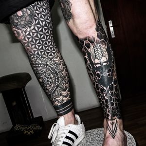 Geometric Tattoo Full legs in progress @balmtattooportugal @worldfamousink _________________________________________ #geometrictattoo #mandalatattoo #bogastattoostudio #ink #legtattoo #fulllegtattoo #inked #inkaddict #blackandgreytattoo #blacktattoo #inkedup #tattoo #inklife #tattooed #tattooart #tattoolife #tattooshop #tattooink #tattooartwork #tattooartist #balmtattooportugal #worldfamousink #balmtattoo