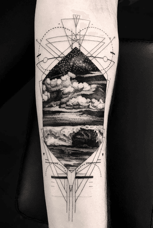#tattoodesign #tattooflash #tattoodo #tattoos #blackwork #tattooidea #detailed #detail #singleneedle #water #geometry #contemporary #portrait #blackansgrey #blackwork #dotwork #sea #clouds #sunset