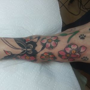 Picture #3 of my session yesterday. Added a butterfly and some flowers, as well as a neurodiversity symbol. I wanted more feminine tattoos as well as another social movement symbol, and this turned out amazing! Done by Molly Gotlib at Hero Tattoo in Conway SC. Follow her awesome work on Instagram - @mollygotlib#foottattoo #floral #floraltattoo #floraltattoos #girly #femaletattooartist #feminine #butterflytattoo #Butterflies #butterfly #animals #animaltattoo #animal #flowers #flowertattoo #naturetattoo #nature #neurodiversity #autism #autismawareness #autismrights