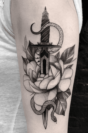 #tattoodesign #tattooflash #tattoodo #tattoos #blackwork #tattooidea #detailed #detail #singleneedle #floral #rose #contemporary #portrait #blackansgrey #blackwork #dotwork #dagger
