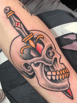 Skull and Dagger by Dave Knapp