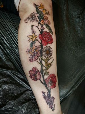 #black #art #inspiration #drawing #botanical #floral #floraltattoo  #tattoo  #tattooartist  #blackwork #linework #picoftheday #tätowierung #tfl #berlin #berlintattooartist #italian #deutschland #btattooing   #apocalypsetattoo