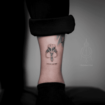 “This is the way”🙏🏼 I really enjoy doing mini tattoos🔥 Can’t wait for the next season of the mandalorian! ————————————— El Paso! I would love to do more like this! If you’re looking to get a black and grey tattoo, contact me via email or DM! Thanks! ______________________________ #tattoo #tattoos #elpaso #915 #bishoprotary #veganblue #bishopwand #elpasotattoos #915tattoos #utep #stencilanchored #utepminers #inked #inkeeze #nocturnalink #mandalorian #starwars #starwarstattoo #babyyoda #babyyodatattoo #thisistheway #deathstartattoos #disneytatts #disney #tattooinspiration #tatuajes #singleneedle 