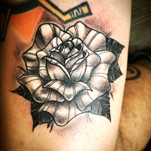 Black and white rose! I was bored and decided to practice a few techniques I've been thinking of applying when I tattoo. Another painful learning experience! #tattoo #tattooing #ink #blackandwhite #blackrosetattoo #rose #rosetattoo #hustlebutterdeluxe #blackandgreytattoo #art #bishoprotary #tattooist #chayennetattooequipment #BombTechQ #selftattoo