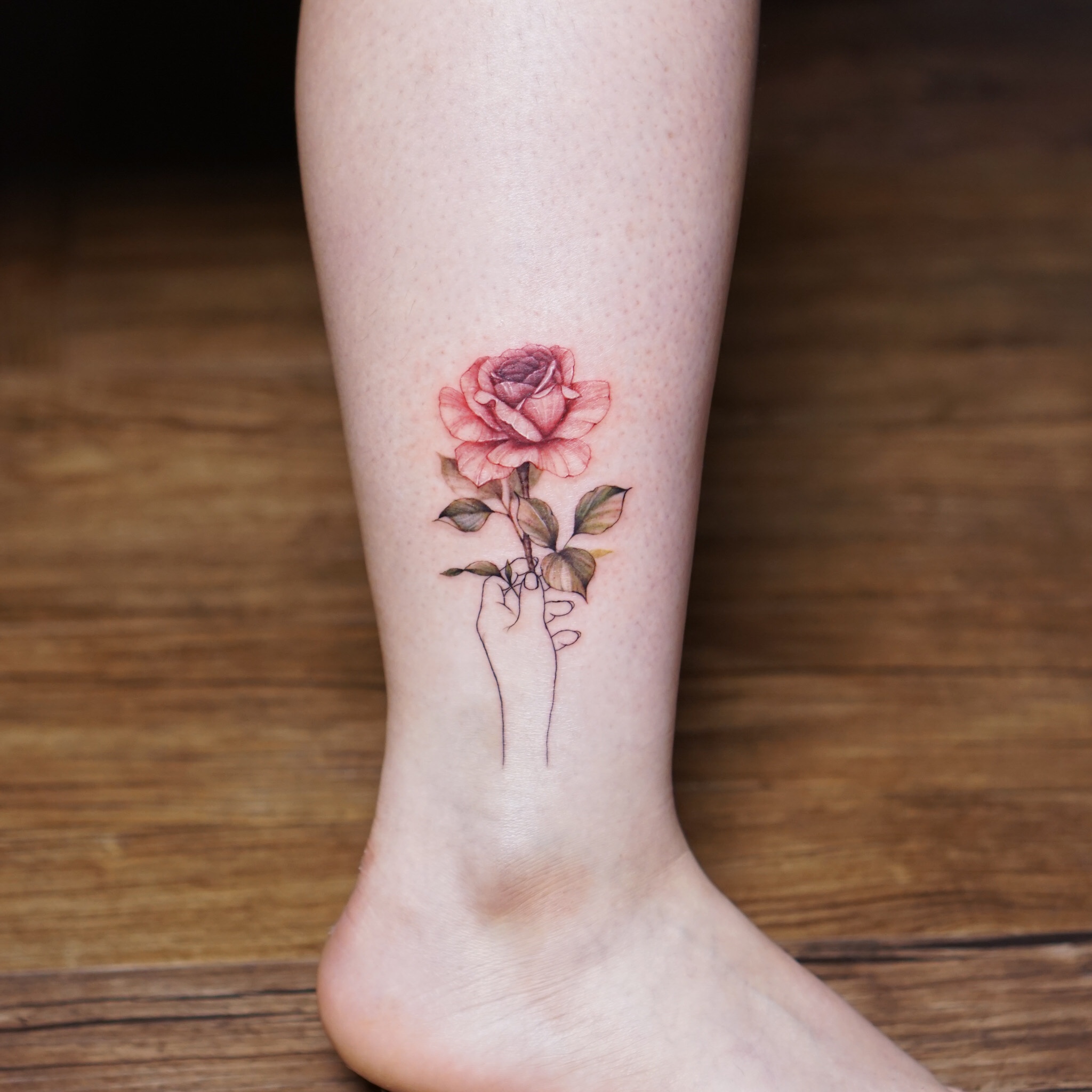 20 Rose Hand Tattoo Ideas You Have To See To Believe  alexie