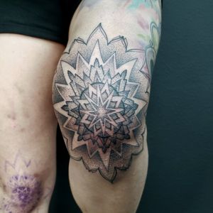 Lined and stippled knee Tattoo by Elekktra G. 