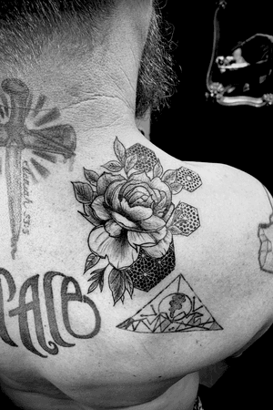 Custom floral piece. Designed by me. Tattooed by me. Also did the lil geometric dealybobber below it. 