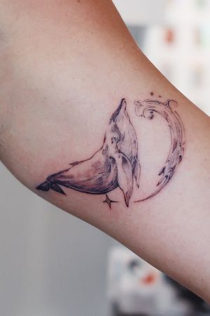 Whale tattoo // www.instagram.com/heio.f 