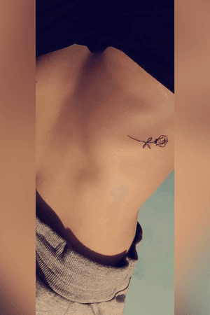 Tattoo#RibsTattoo #rosetattoo #Black #simple #friends #inkedgirl #inkedmag #tattooartist #Nenad