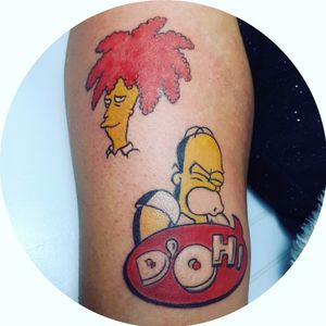 Simpsons Tattoo #ink #inked #inkedgirl #inkedlife #inkedup #inkedwoman #tattoogirl #tattoowoman #femaletattoo #femaletattooartist #femaleartist #womensempowerment #art #artwork #girlspower #desing #desingtattoo #proyect #work #simpson 