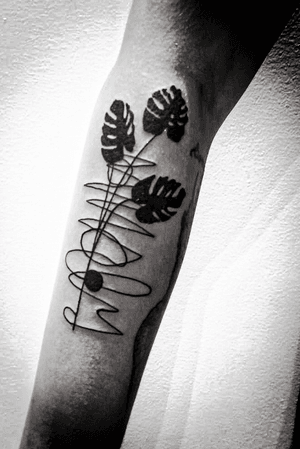 Tatuagem feita pelo artista Hugo Leão       https://instagram.com/hugoleaof?igshid=19vh9hf58p0po