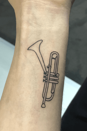 The first of many... Dizzy Gillespie’s trumpet done by Shane Talay at The Dark Essence in Richmond. Super stoked 🤩