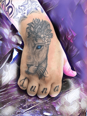 Lioness 🦁 #TattooedLife #PinkyBoo #HexNeedles #Inked #Art #HexTat #TattoosOnInstagram #TattooLove #AZFemaleArtist #AZTattooArtist #tattooed #Bishop #HexCartridges #InstaArt #photooftheday #instatattoo #bodyart #tatts #tattedup #inkedup #GetYours #LionTattoos #StippleTattoos 